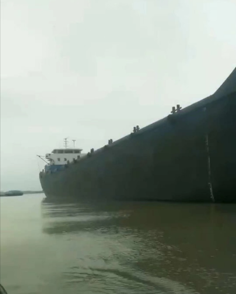  www.udship.com·船舶交易网货船·散货船 南通运维处找船,找货网,船舶寄售,船舶求购发布,开具船舶交易发票二手船舶信息2009年107.3米9974吨货船货船·散货船找船,找货网,船舶寄售,船舶求购发布,开具船舶交易发票 